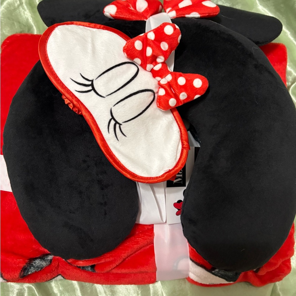Black and Red Travel Set with Eye Mask